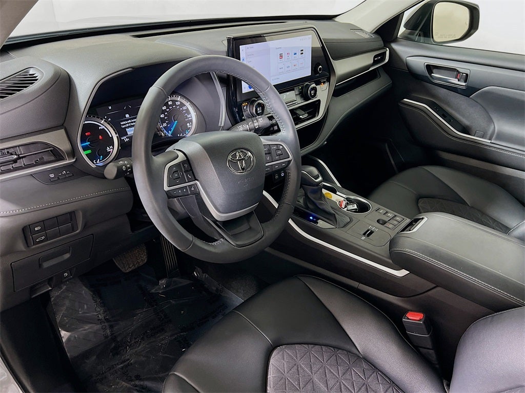 2024 Toyota Highlander Hybrid XLE