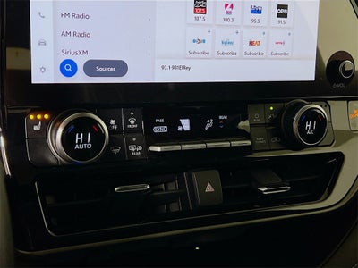 2024 Toyota Highlander Hybrid XLE