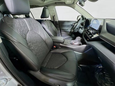 2024 Toyota Highlander Hybrid XLE