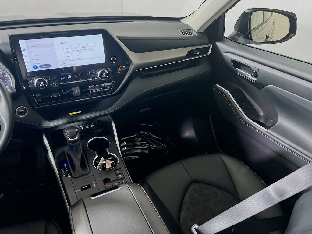 2024 Toyota Highlander Hybrid XLE
