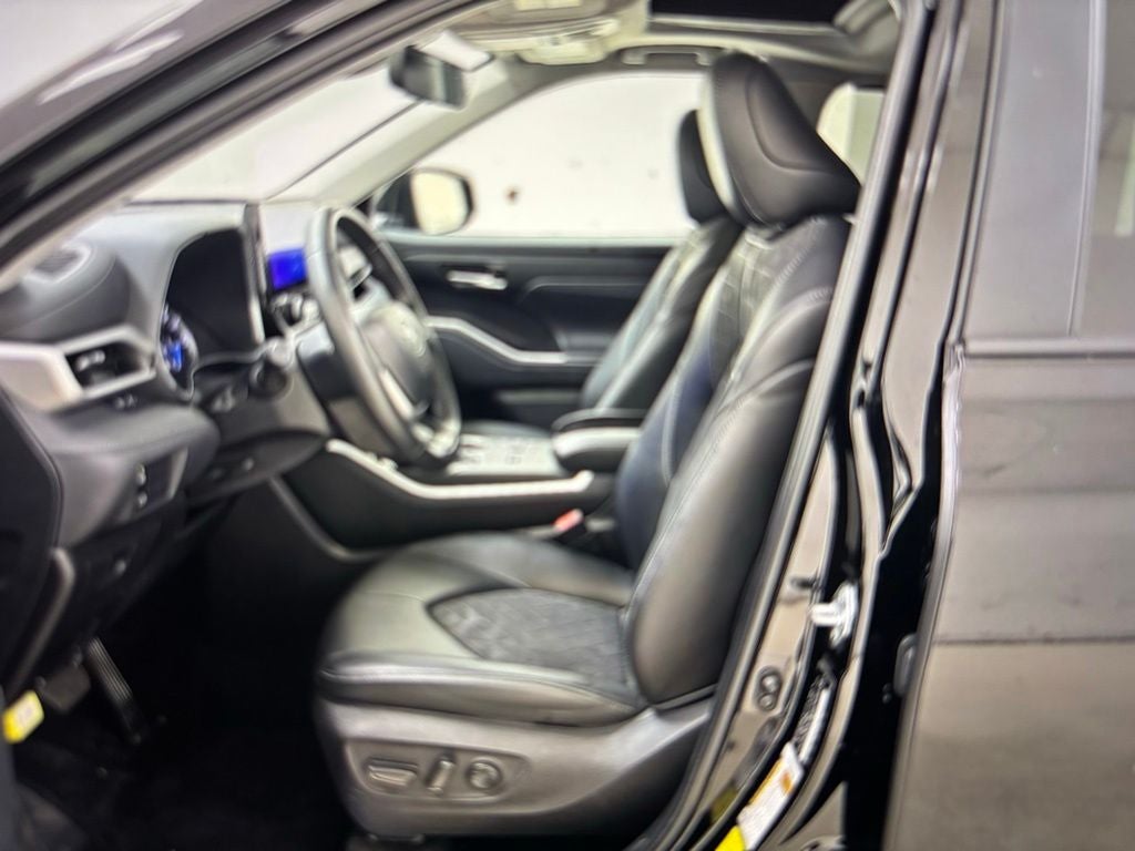 2024 Toyota Highlander Hybrid XLE