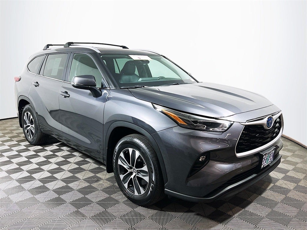 2023 Toyota Highlander Hybrid XLE Hillsboro OR Royal Moore Toyota