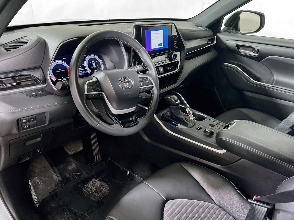 2025 Toyota Highlander XSE