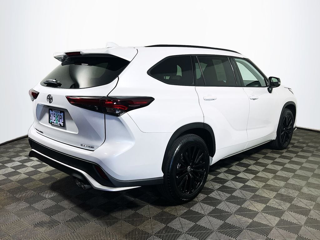 2025 Toyota Highlander XSE