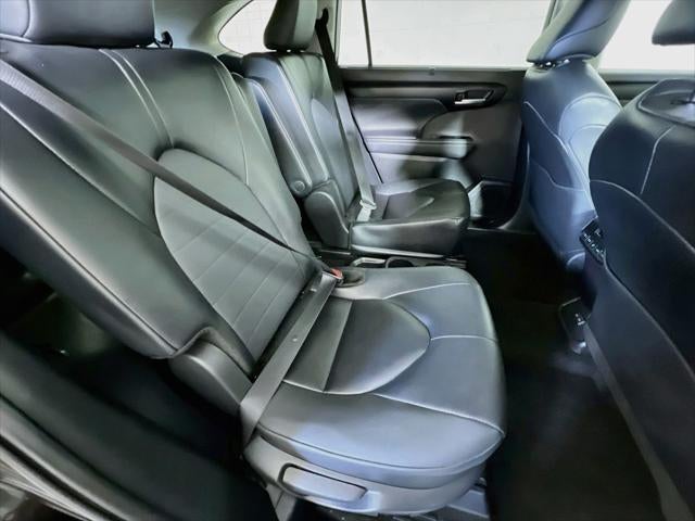 2025 Toyota Highlander XLE
