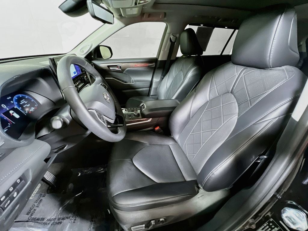 2023 Toyota Highlander Platinum