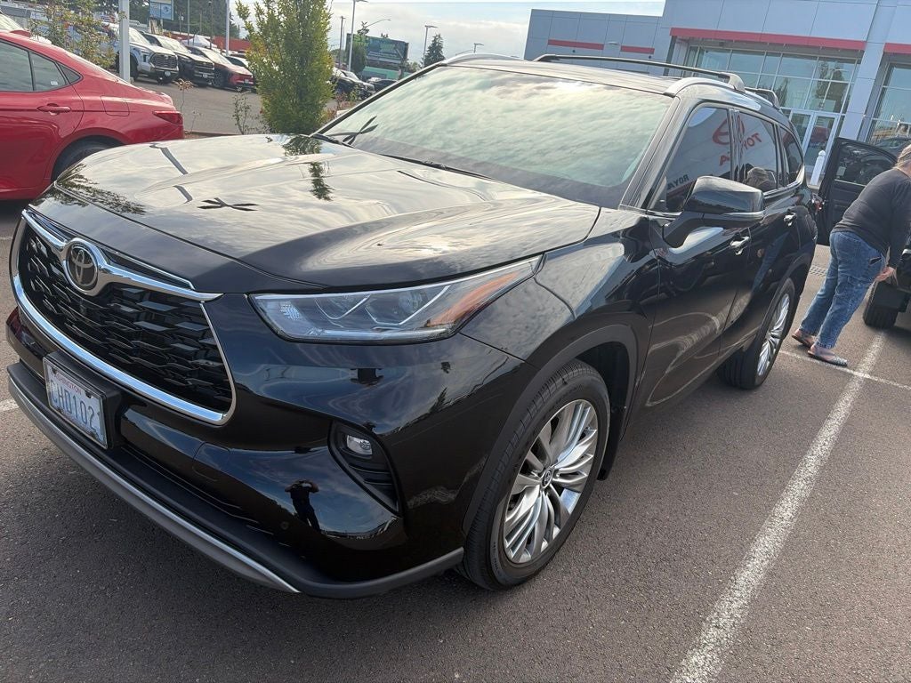 2023 Toyota Highlander LE