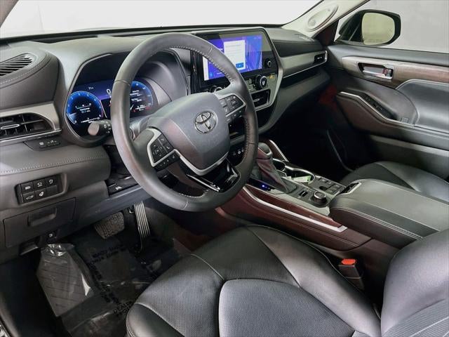 2023 Toyota Highlander Platinum