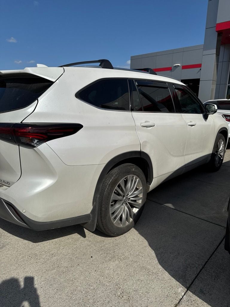 2024 Toyota Highlander Platinum