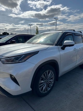2024 Toyota Highlander Platinum