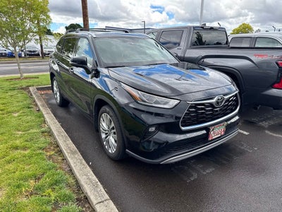 2025 Toyota Highlander LE