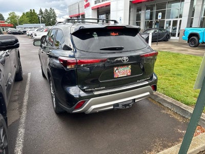 2025 Toyota Highlander LE