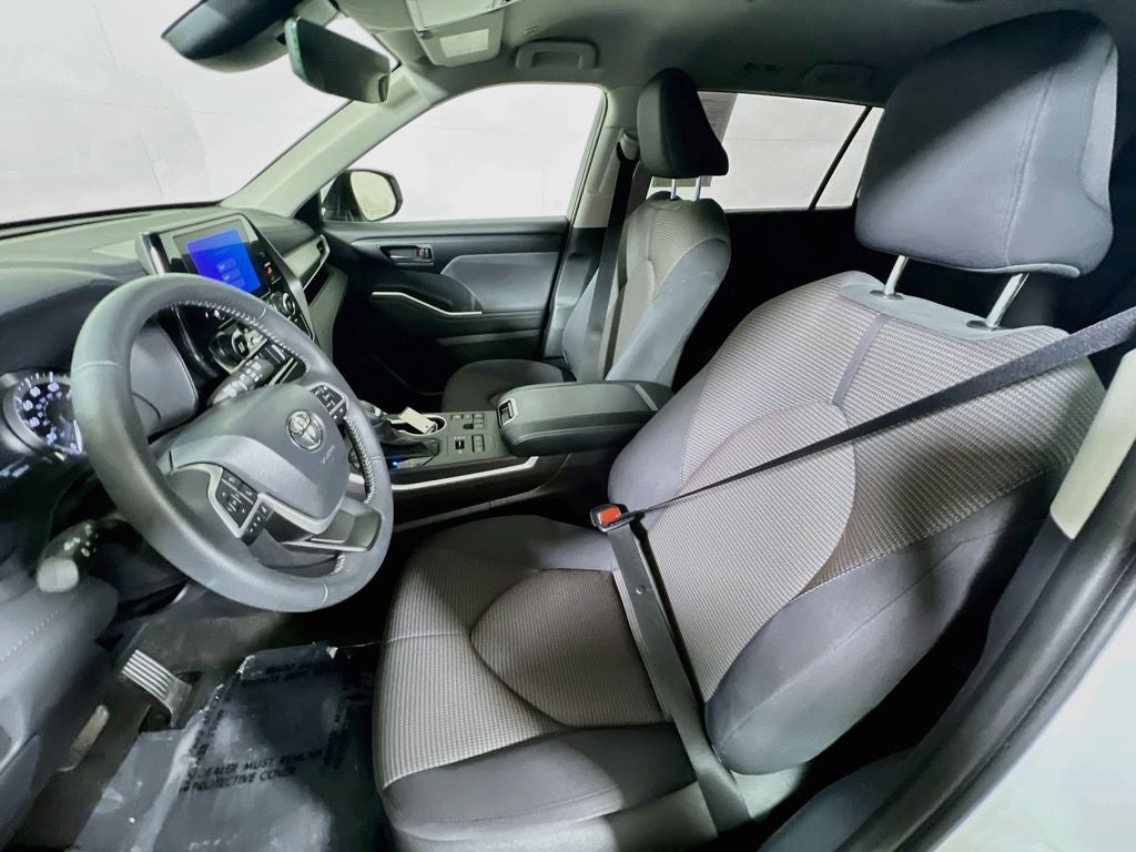 2025 Toyota Highlander LE