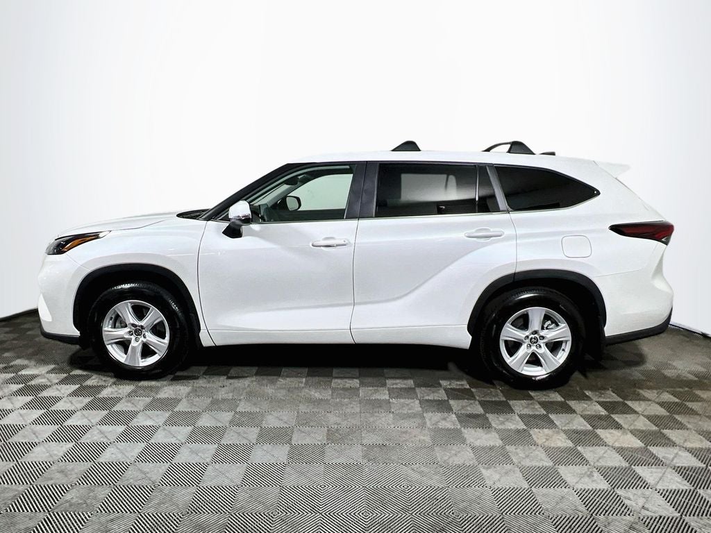 2025 Toyota Highlander LE