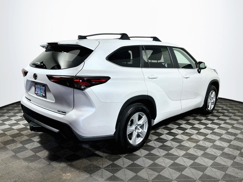 2025 Toyota Highlander LE