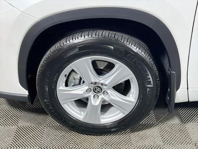 2025 Toyota Highlander LE