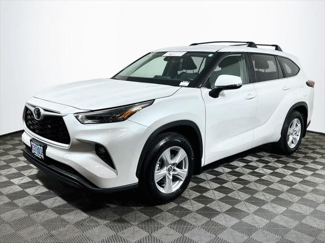 2025 Toyota Highlander LE