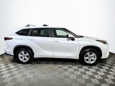 2025 Toyota Highlander LE