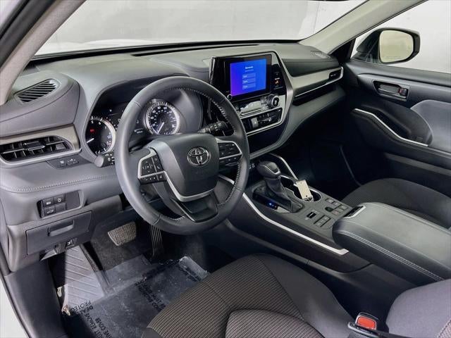 2025 Toyota Highlander LE