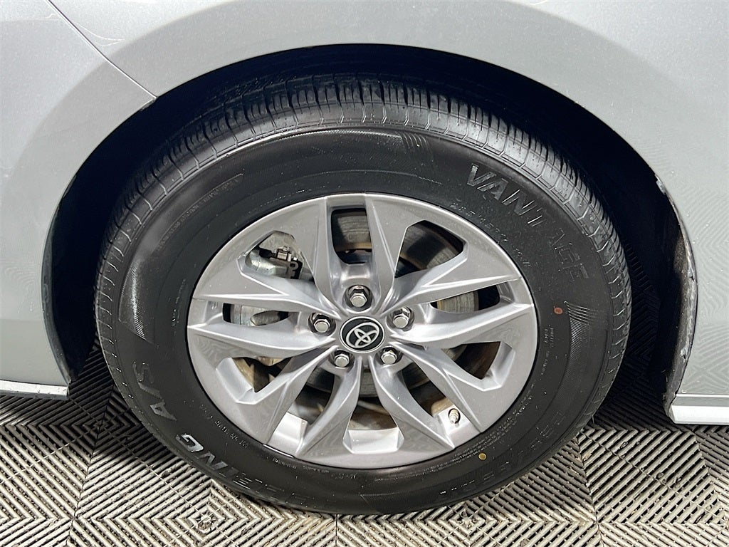 2024 Toyota Sienna LE 8 Passenger