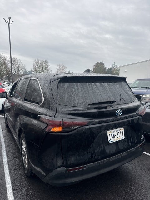 2024 Toyota Sienna LE 8 Passenger