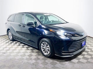 2024 Toyota Sienna LE 8 Passenger