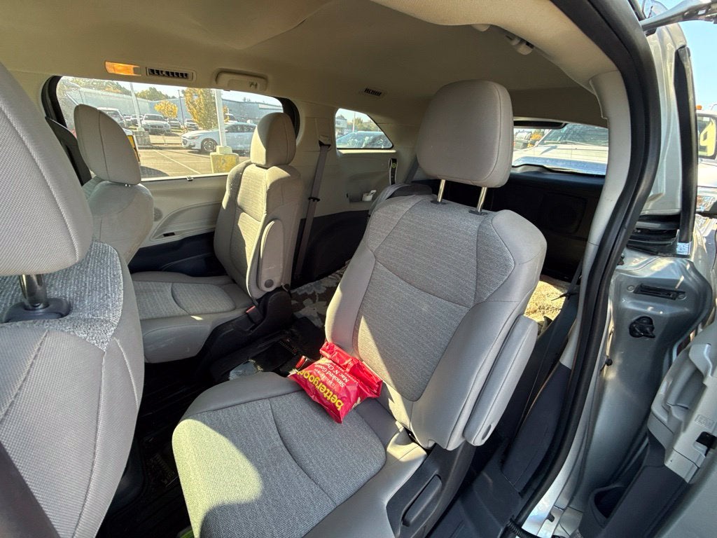 2023 Toyota Sienna LE 8 Passenger