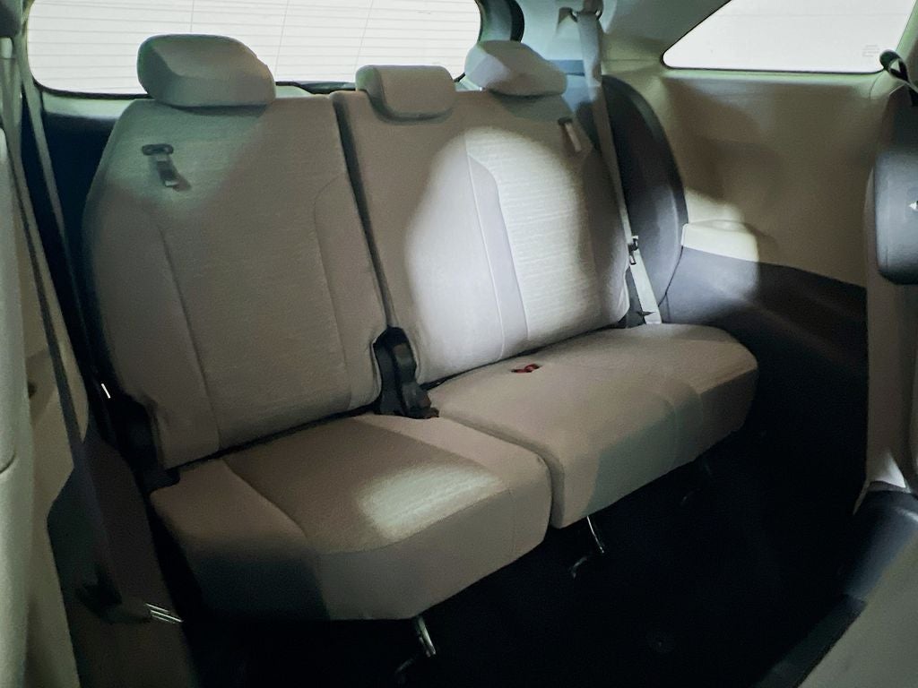 2023 Toyota Sienna LE 8 Passenger