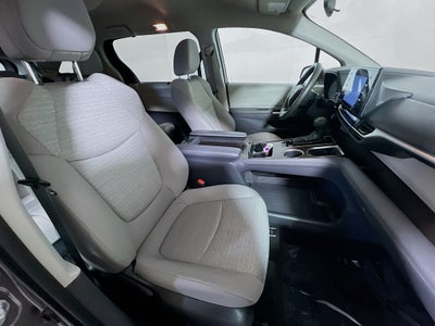 2023 Toyota Sienna LE 8 Passenger