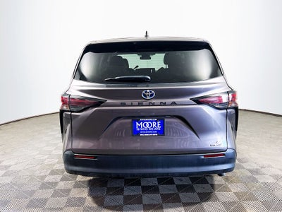 2023 Toyota Sienna LE 8 Passenger