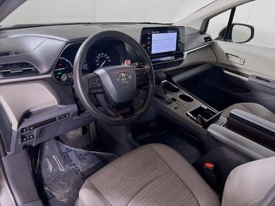 2023 Toyota Sienna LE 8 Passenger