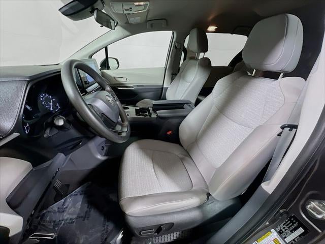2023 Toyota Sienna LE 8 Passenger