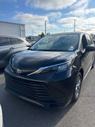 2025 Toyota Sienna LE 8 Passenger