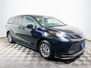 2024 Toyota Sienna LE 8 Passenger