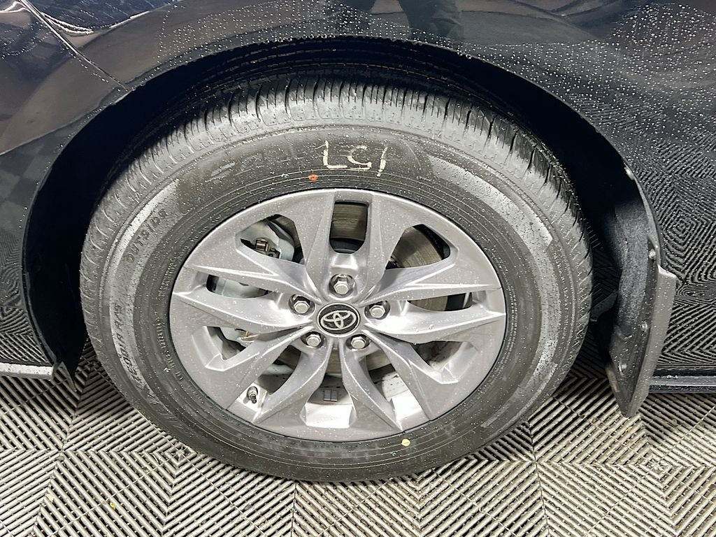 2025 Toyota Sienna LE 8 Passenger