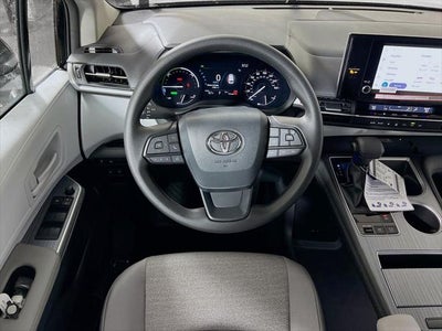 2025 Toyota Sienna LE 8 Passenger