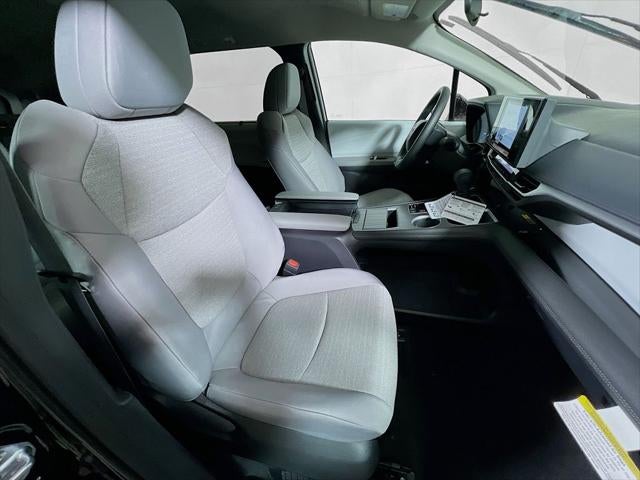 2025 Toyota Sienna LE 8 Passenger