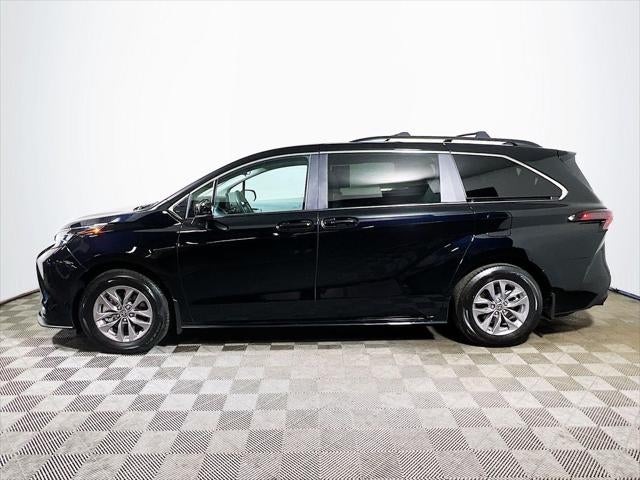 2025 Toyota Sienna LE 8 Passenger