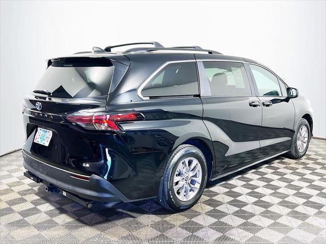 2025 Toyota Sienna LE 8 Passenger