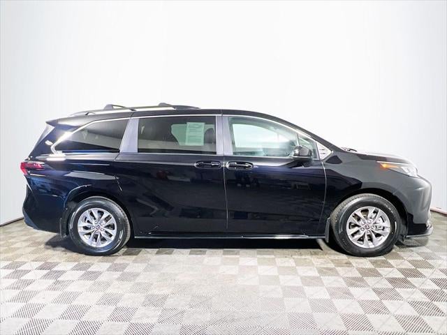 2025 Toyota Sienna LE 8 Passenger