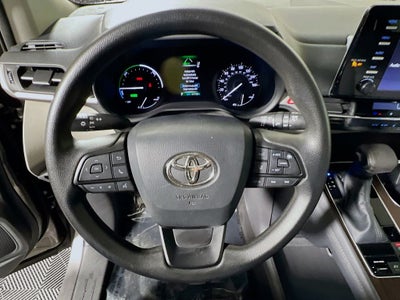2022 Toyota Sienna LE 8 Passenger