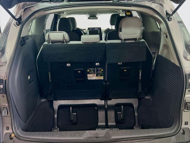 2022 Toyota Sienna LE 8 Passenger