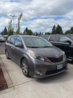 2013 Toyota Sienna SE 8 Passenger