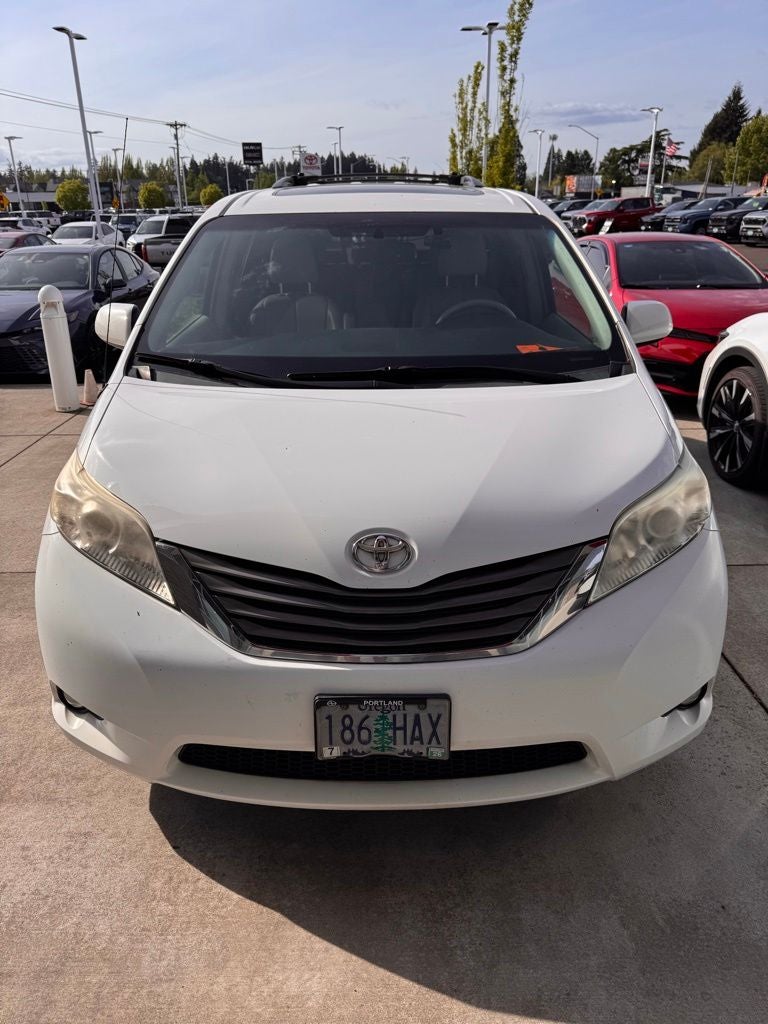 2014 Toyota Sienna XLE