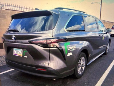 2024 Toyota Sienna XLE 8 Passenger