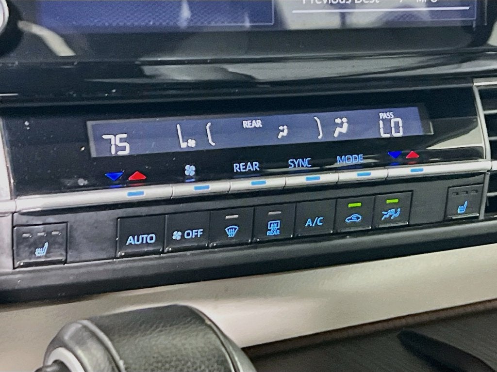 2024 Toyota Sienna XLE 8 Passenger