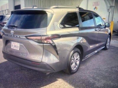 2024 Toyota Sienna XLE 8 Passenger