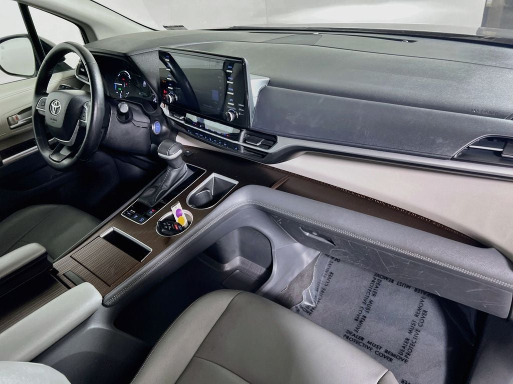 2024 Toyota Sienna XLE 8 Passenger