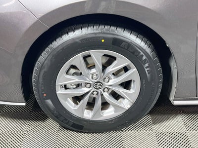 2024 Toyota Sienna XLE 8 Passenger