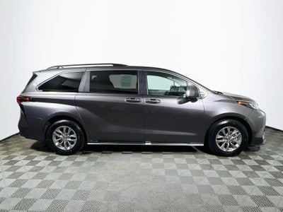 2024 Toyota Sienna XLE 8 Passenger